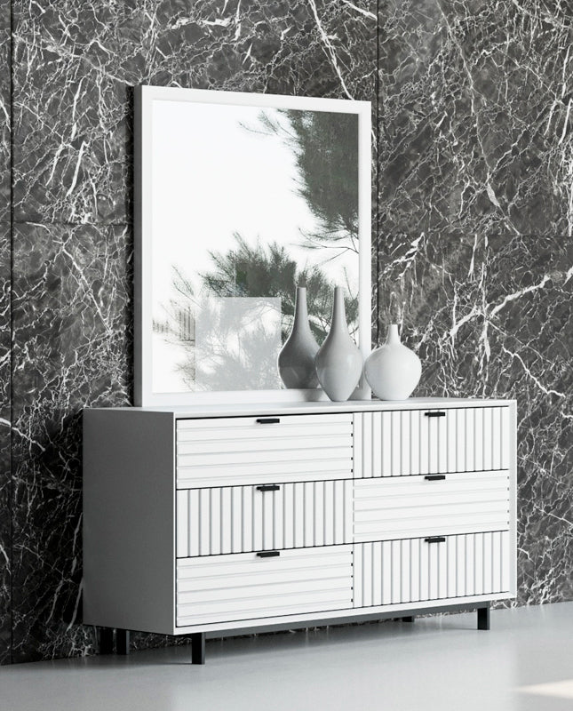 Nova Domus Valencia Contemporary White Mirror - MONAVILLA
